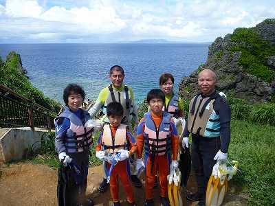 25日のお客様です　(~o~)　沖縄青の洞窟シュノーケル